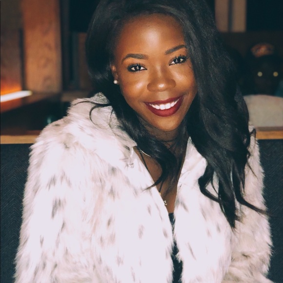 Meet your Posher, Melesa - Picture 1 of 5